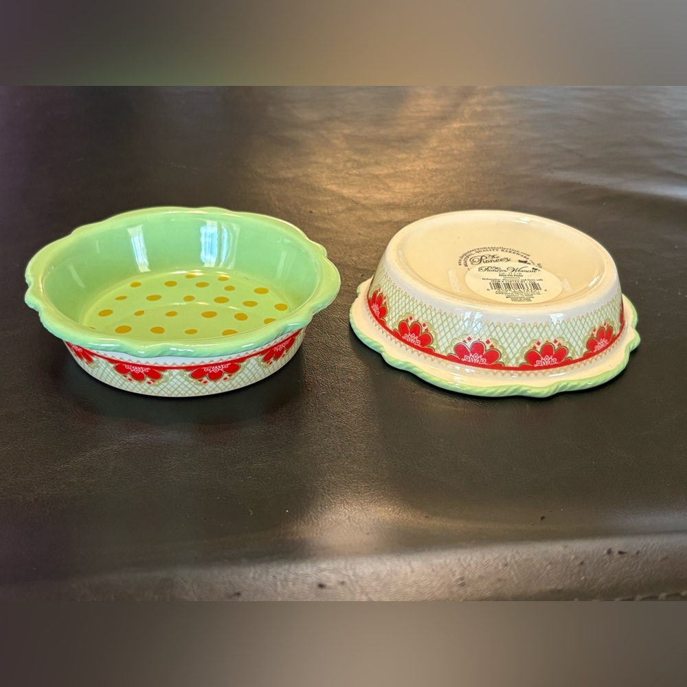 The Pioneer Woman Floral Green and Red Ceramic Bakeware